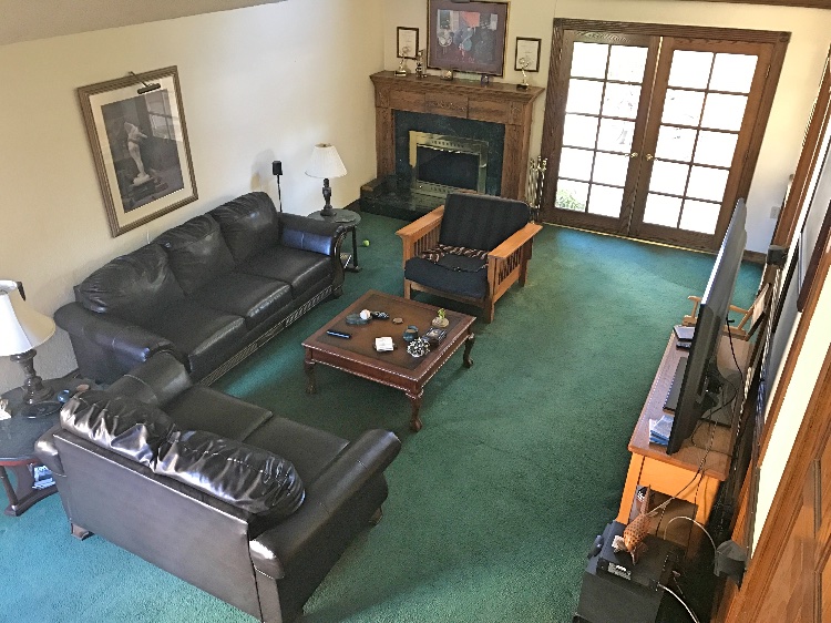 Beautiful House with High Ceilings: The house was built in 70's. It is a 2 story, with 3 bedrooms and 2 bathrooms. A lot of space in the backyard. High Ceilings.